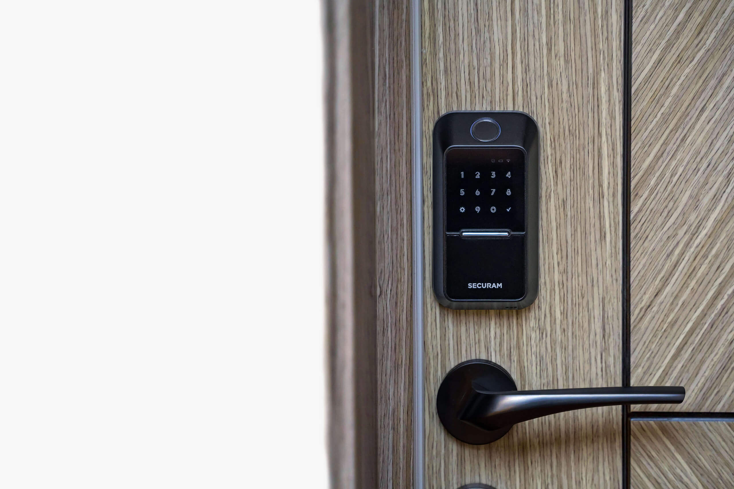 Khóa cửa thông minh là gì? Ưu & nhược điểm khi sử dụng khóa cửa thông minh